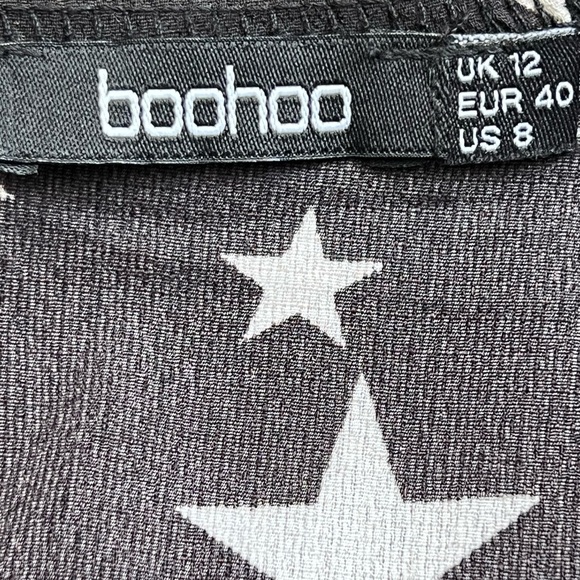 Boohoo Black Star Print Bell Sleeve mini dress - Picture 11 of 12